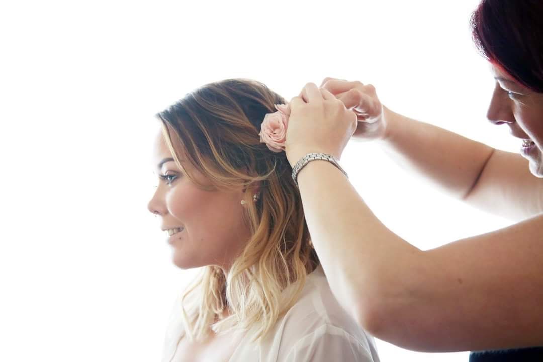 How to choose a wedding makeup artist?